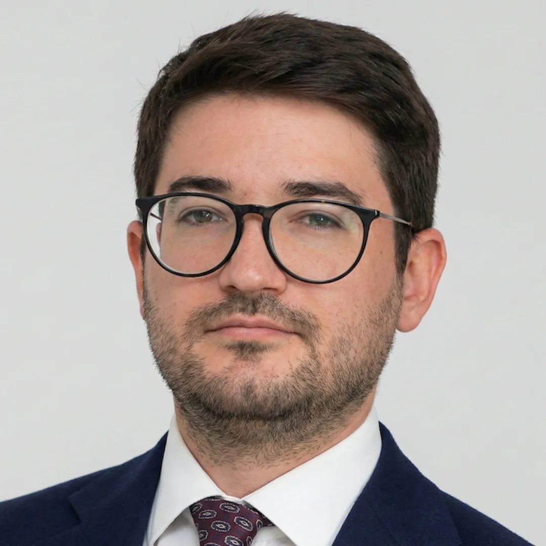 Avukat Uğur Karacabey - Kurumsal Hukuk ve Regülasyon Uzmanı